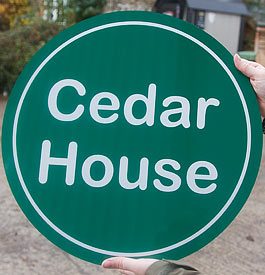 Round reflective sign in green composite board