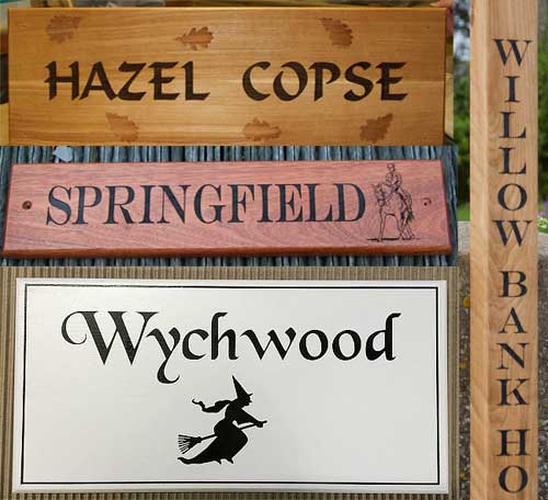 See the whole range of wooden signs.