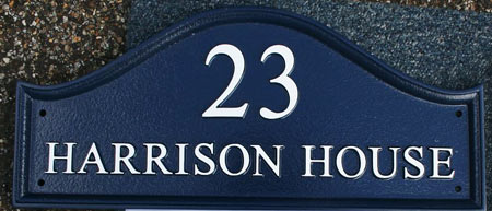 Arch top sign with house number instead of a motif