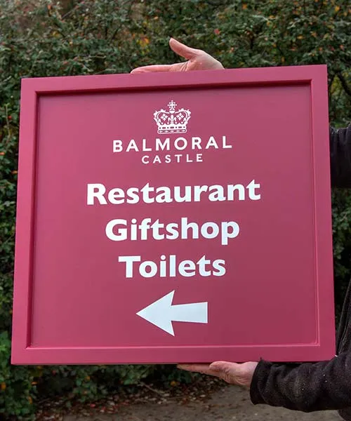 This are made with Sapele and Tricoya and painted any colour. Tradional Painted Wooden Signs