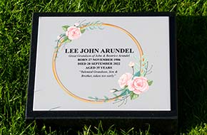 Full colour encapsulated printed signs and memorials.