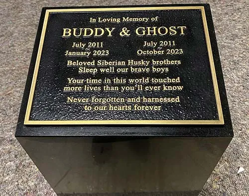 Bronze Plaque on Tall Granit Wedge