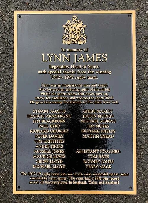 Large bronzes over 300mm x 300mm are made with the smooth background finish. Cast Bronze Memorial
