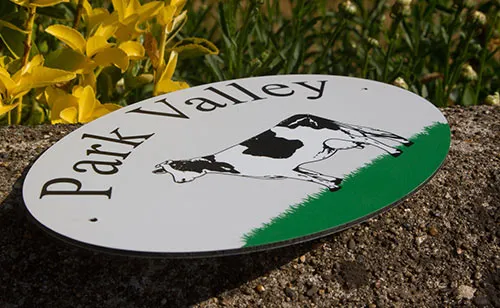 Sign can be shaped into ovals, rouns and arch tops. Oval Sign