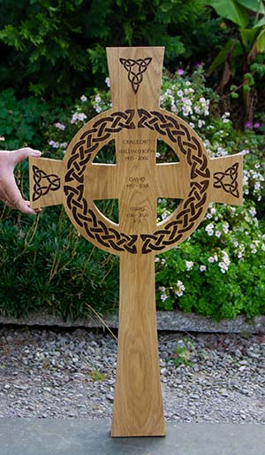 Large oak celtic cross - 2208.lw.013