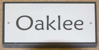 Slate house sign with raised letters - Oaklee - Font - Maiandra GD - Size 150x300mm