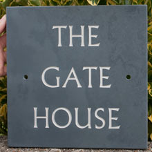 Square slate house sign - Font Albertus - Ref 1909.SS.034