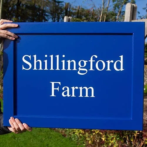 A simple but effective tradional painted sign. Painted Framed Sign