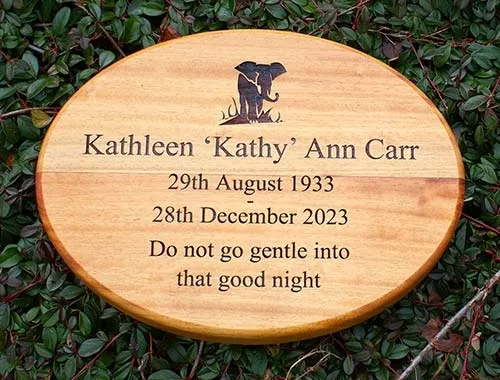 We can creat wooden memorial plaques in most simple shapes. Oval Shaped Wooden Memorial